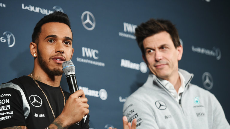 Lewis Hamilton y Toto Wolff