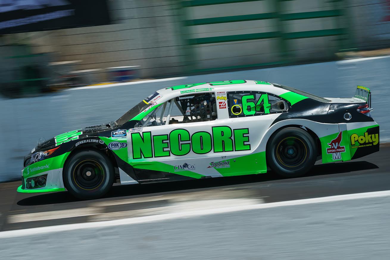 Ricardo Abarca, a brillar en NASCAR Puebla. - Carreras en vivo