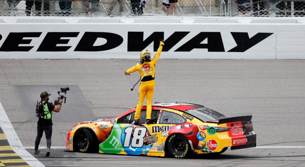 Kyle Busch triunfó en Kansas | Carreras en vivo